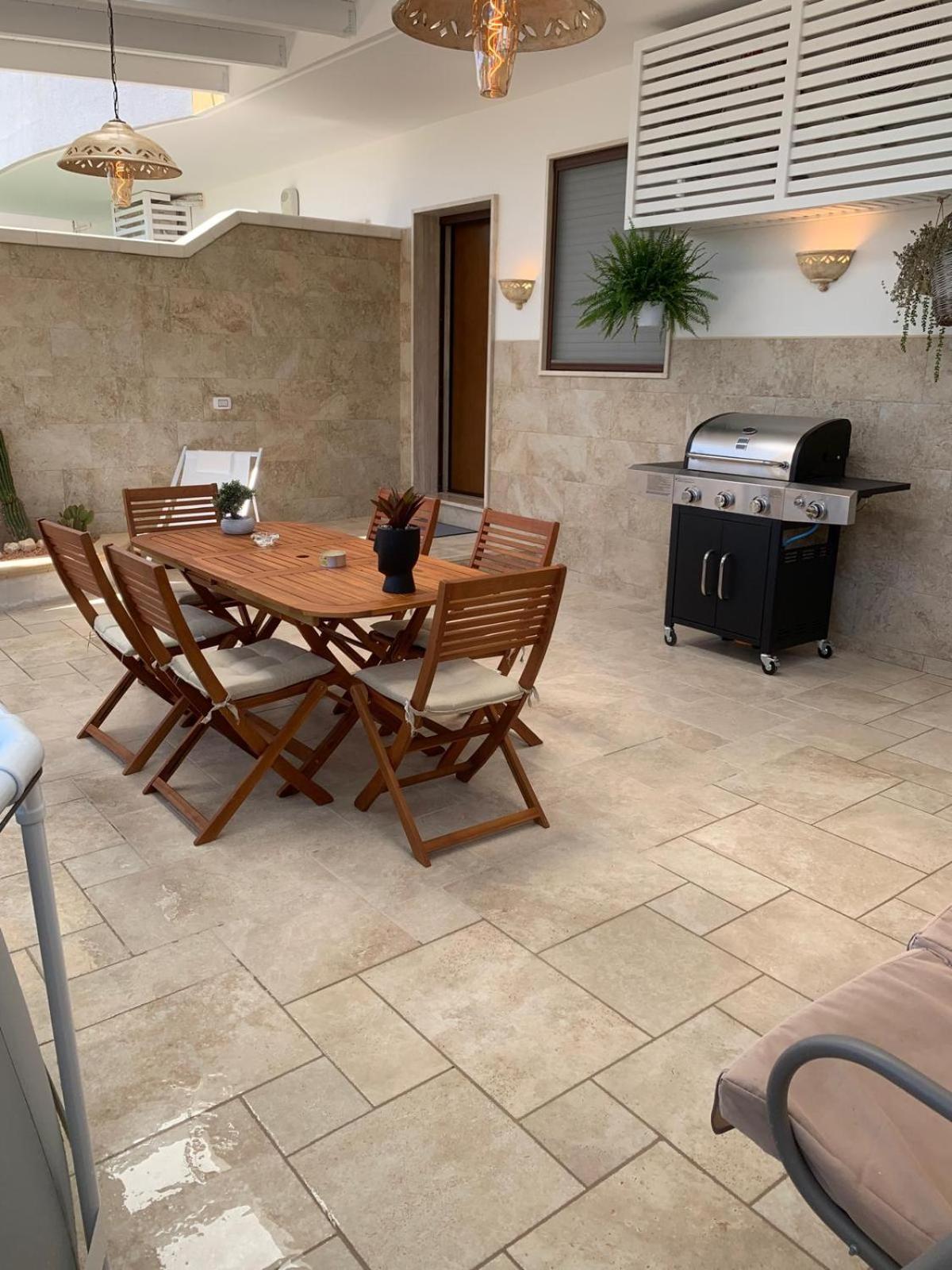 Moon Luxury Lecce Luaran gambar